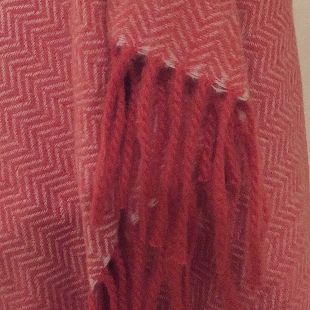 Universal Thread - Poncho - Picture 5 of 7